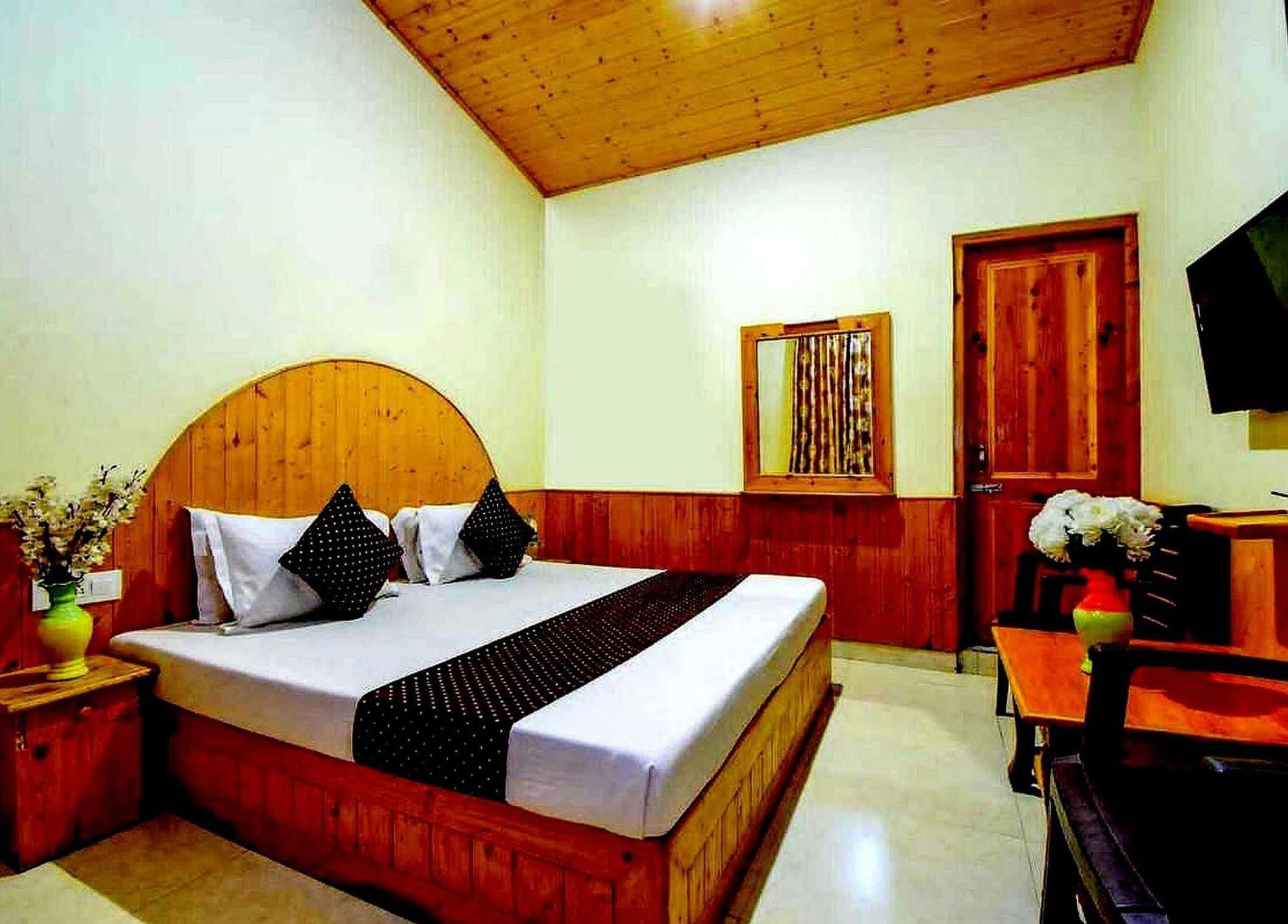 Oyo Flagship 82405 Cochin Villa Manāli Buitenkant foto