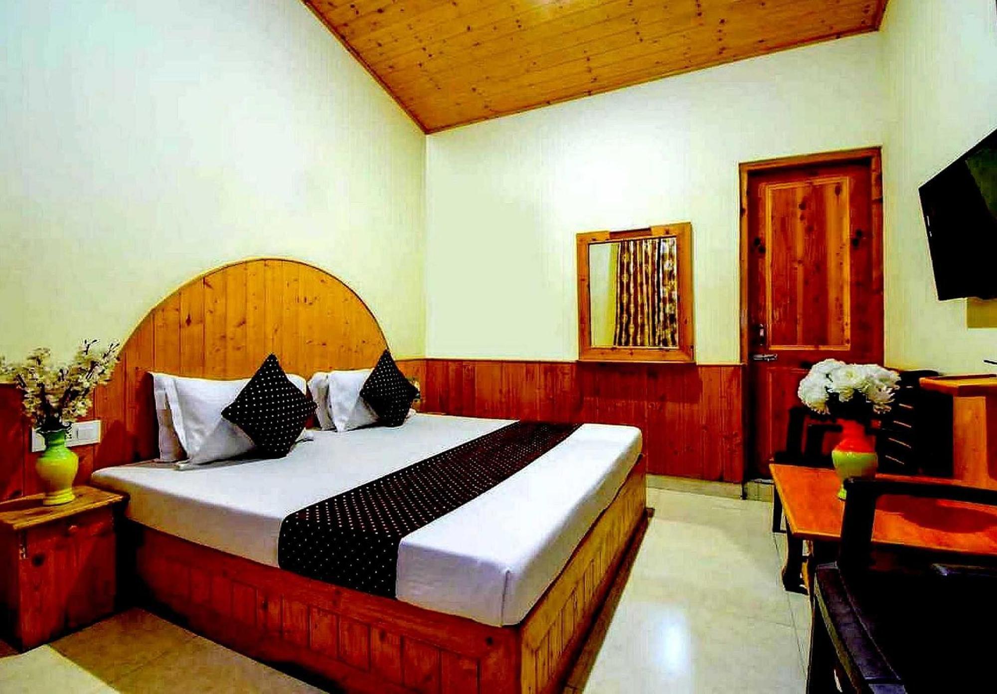 Oyo Flagship 82405 Cochin Villa Manāli Buitenkant foto