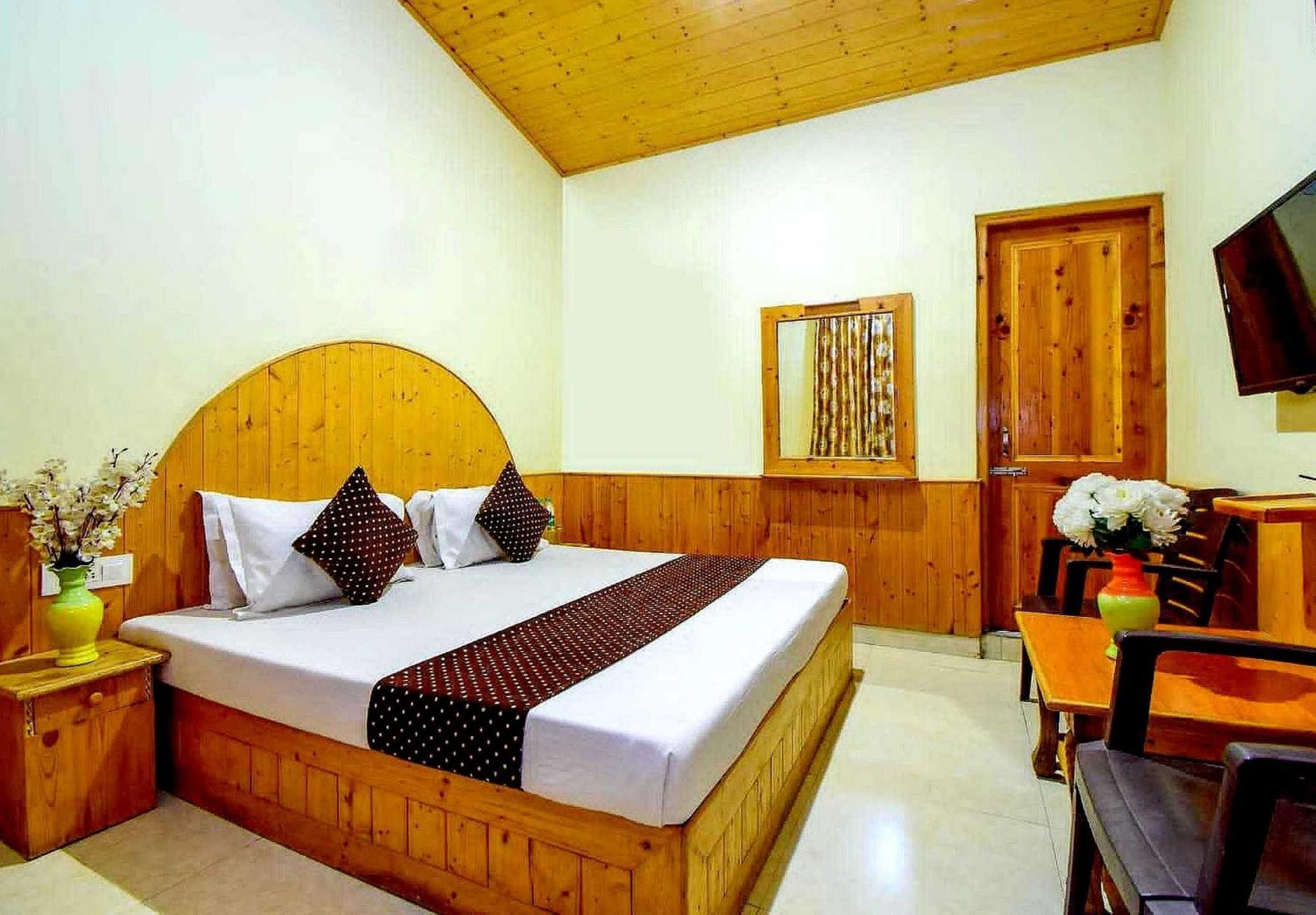 Oyo Flagship 82405 Cochin Villa Manāli Buitenkant foto