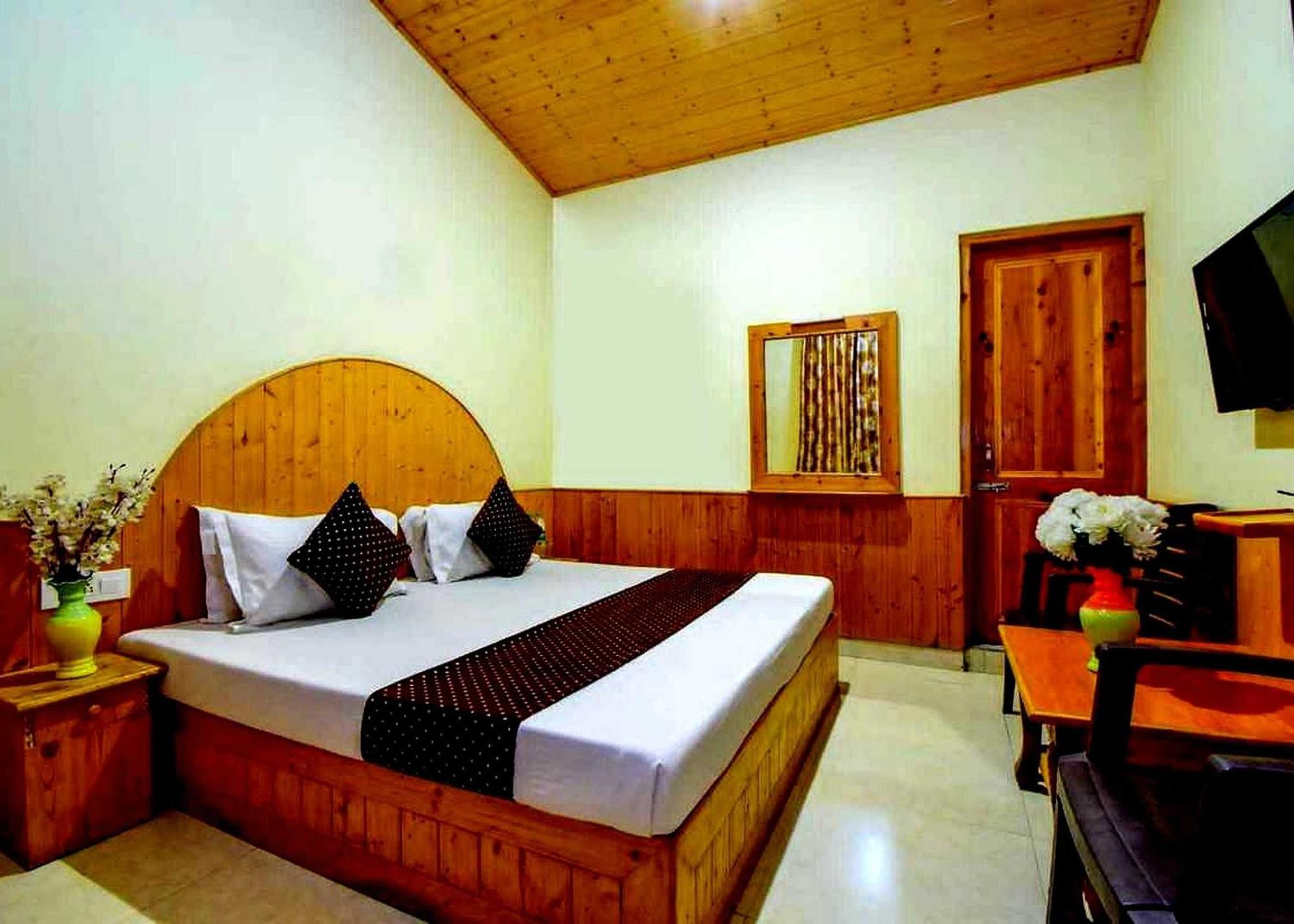 Oyo Flagship 82405 Cochin Villa Manāli Buitenkant foto