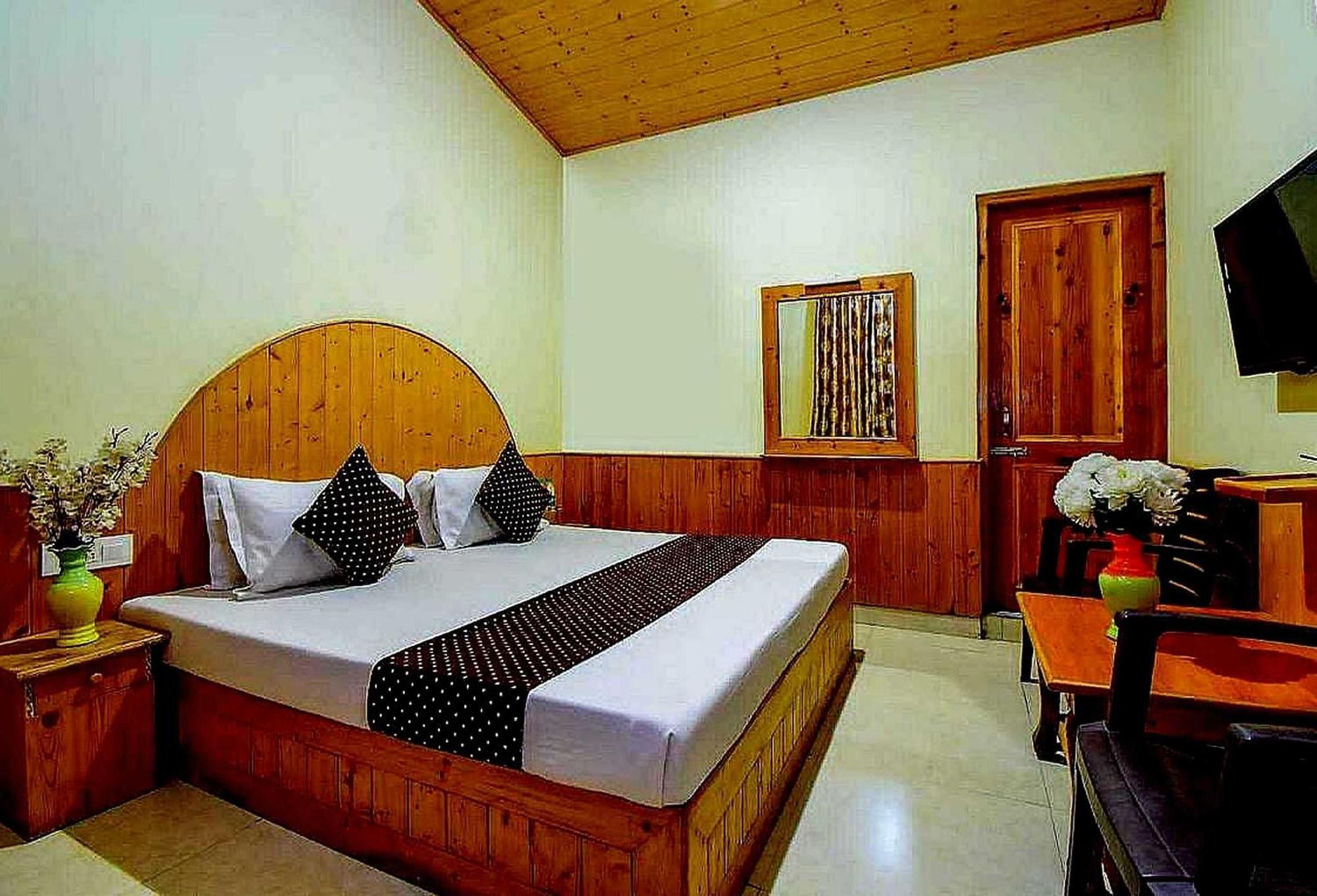 Oyo Flagship 82405 Cochin Villa Manāli Buitenkant foto
